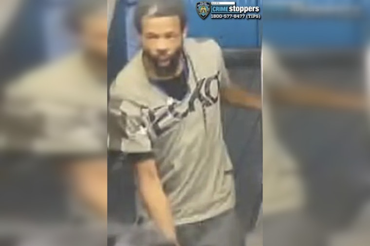 Times Square Subway Stabbing Wounds Man's Head, NYPD Hunts Suspect Who Fled