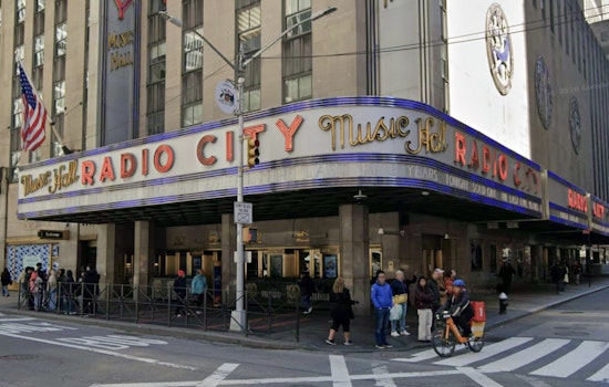 Tina Fey, Alec Baldwin Reunite at Radio City for 30 Rock's 20th, Tickets Live Now