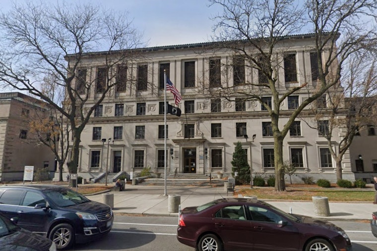 Toledo Foster Girls, 15 and 17, Found in Cleveland Apartment With Gun, Drugs