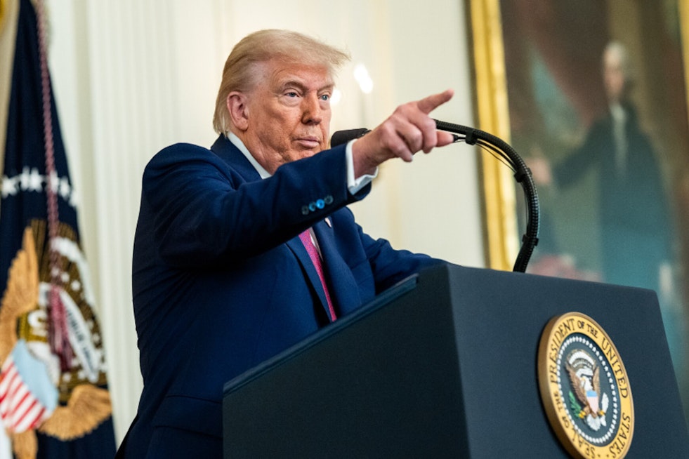Trump Poses as WWII General in AI Posts, Fuels Third-Term Talk Again
