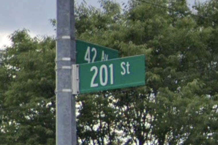 Two Men Stabbed Near 201st Street in Bayside, Suspects Flee on Moped