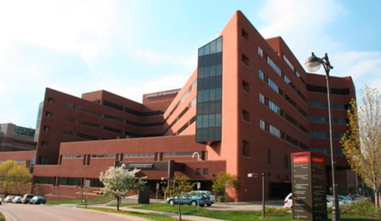 U of M Medical Residents Rally Outside Minneapolis Hospital After Year of Stalled Talks