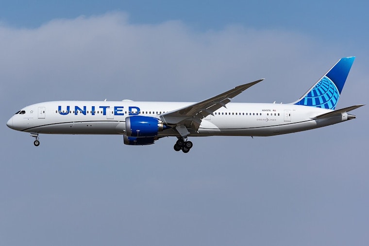 United Flight 455 Aborts Takeoff at O'Hare, 161 Passengers Deplane on Runway