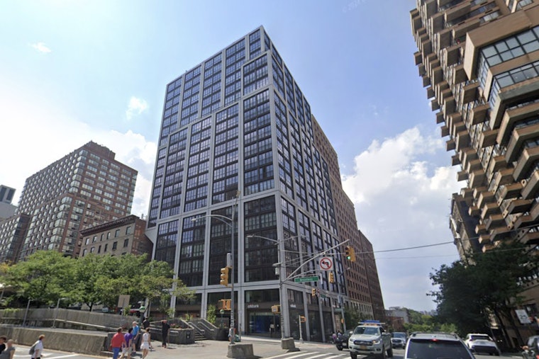 Upper West Side Tower Signs 8 Deals in a Month as Manhattan Condo Supply Dries Up