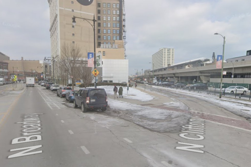 Uptown's 4725 N. Clifton Gets Full Permit, 40 Units Now Rising Fast