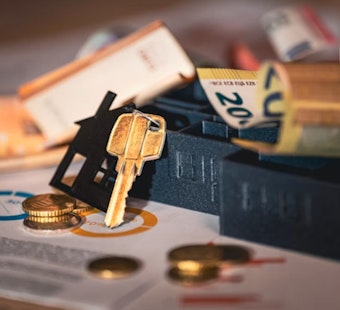 US Home Sales Slide a Second Month as Rates Near 6.7% Squeeze Buyers