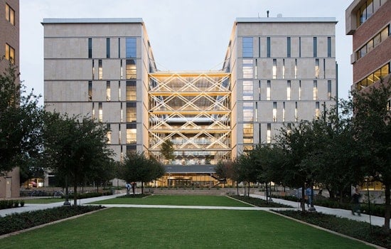 UT Austin Creates Brain-Like Material From Billions Of Water Droplets