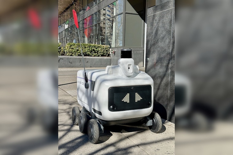 UT Knoxville Swaps Sidewalk Bots for Bigger, Screen-Faced Avride Robots