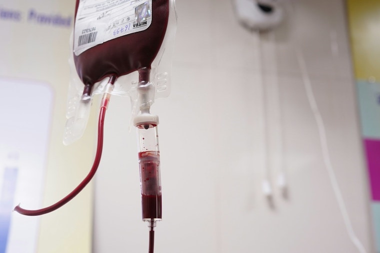 Valparaiso Football Captain Donates Bone Marrow, Matches Five-Year-Old in Paris