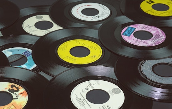 VinylCon! Floods DTLA With Record Dealers as Vinyl Sales Hit $1 Billion