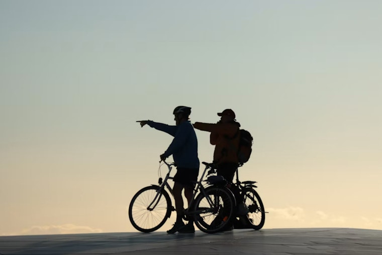 Virginia Man Fulfills 50-Year Bicentennial Vow, Survives Stroke to Reach Seattle