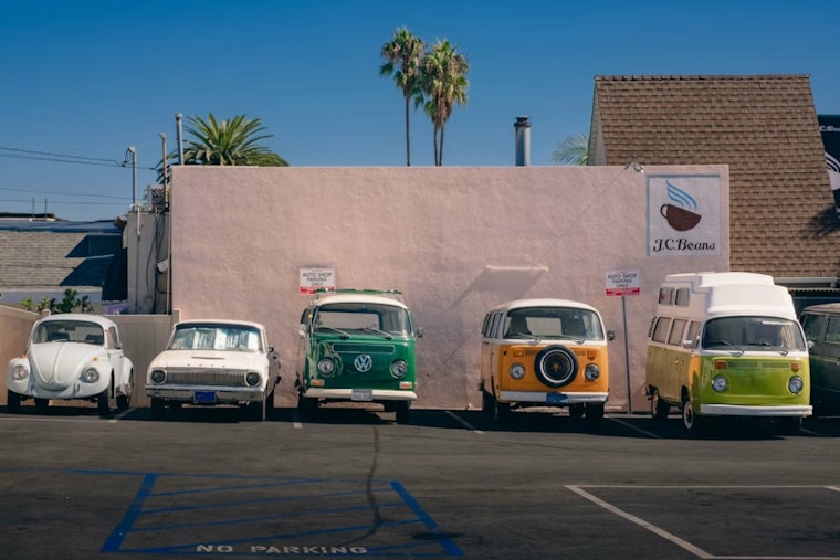 Volksfest 35 Rolls Into Historic Fort Hayes With Hundreds of Vintage VWs