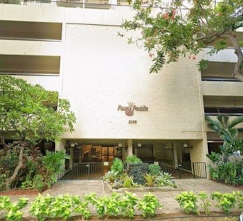 Waikiki High-Rise Residents Endure Six Days Without Power After Lala Floods Panel