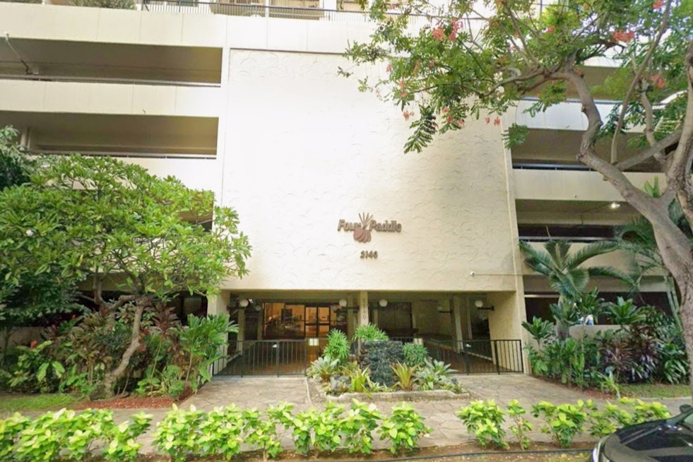 Waikiki High-Rise Residents Endure Six Days Without Power After Lala Floods Panel