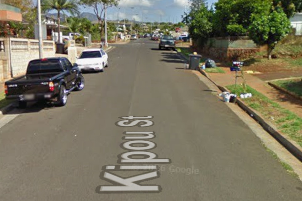 Waipahu Man, 27, Hospitalized After Stabbing on Kipou Street, No Suspect Found