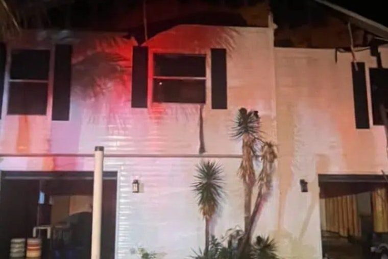 Weeki Wachee Fire Spreads To Neighboring Home