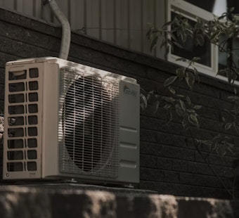 Westside Jacksonville Renters Bake at 120 Degrees as Valencia Way AC Fight Drags On