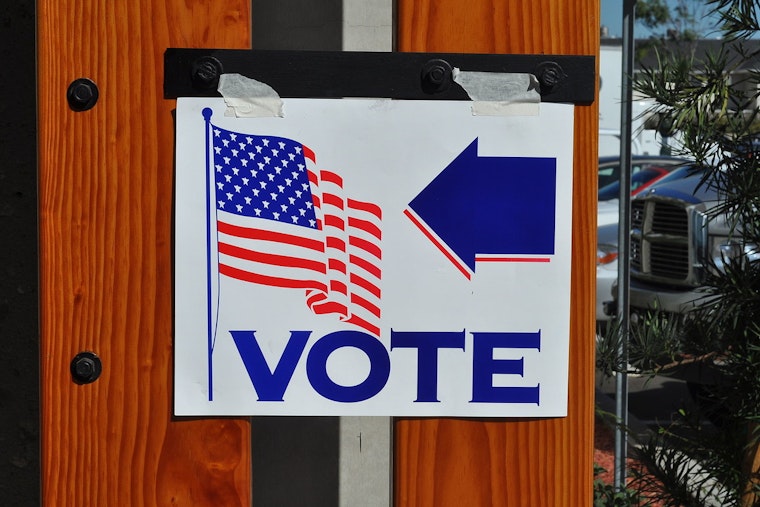 Women Voters Sour on Trump, Handing Democrats an 18-Point Midterm Edge