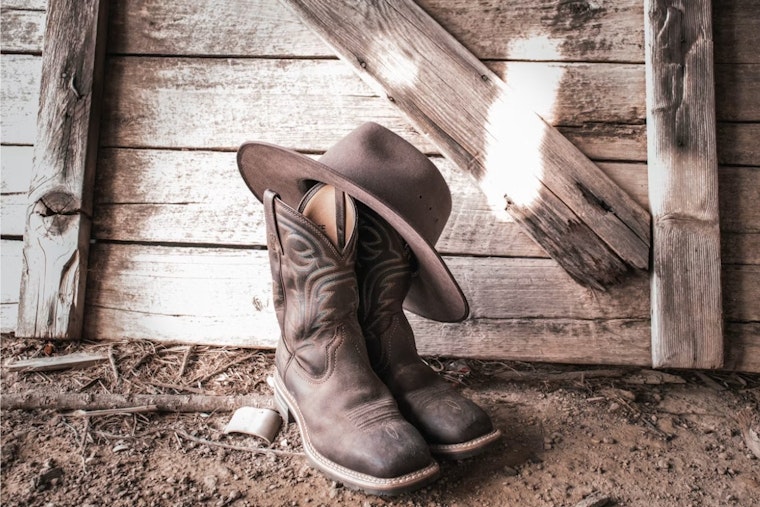 WomenSafe's Boots, Barrels & Glitz Benefit Returns to Kirtland Amid Ohio DV Crisis