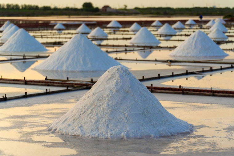 Yorkville Salt Crunch Forces $256K Emergency Deal as 260 Cities Lose Supplier