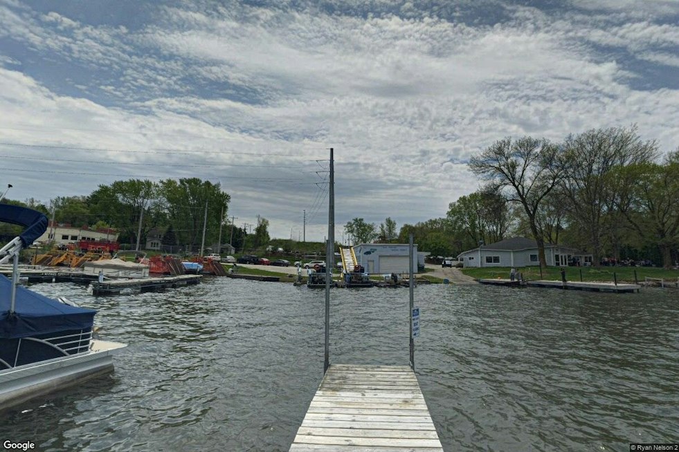 1,000-Year-Old Indigenous Canoe Surfaces in Waukesha County's Pewaukee Lake