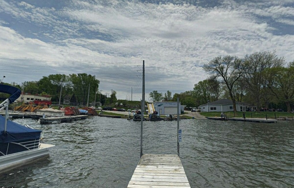1,000-Year-Old Indigenous Canoe Surfaces in Waukesha County's Pewaukee Lake