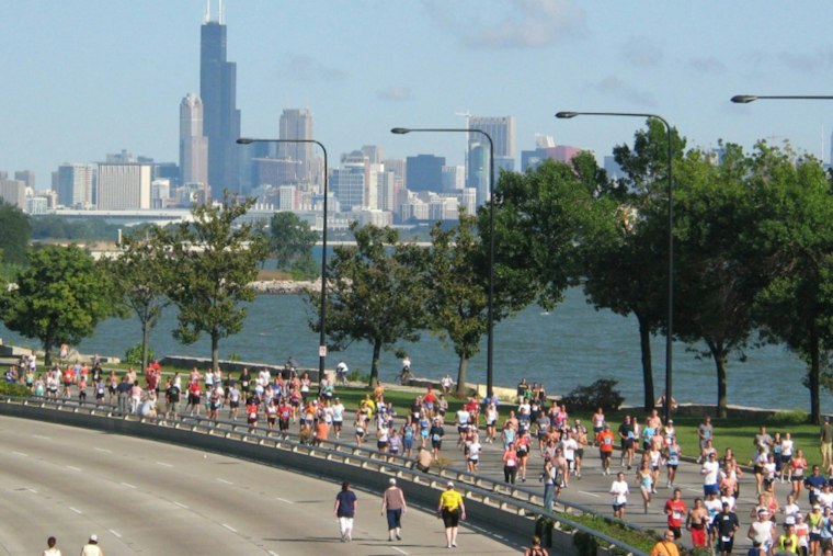 10,000 Runners Storm Chicago's South Side for 29th Life Time Half Marathon