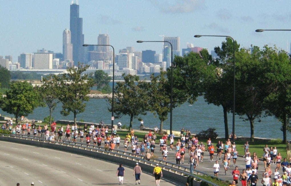 10,000 Runners Storm Chicago's South Side for 29th Life Time Half Marathon