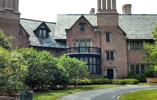 150-Plus Artisans Descend on Akron's Stan Hywet for Ohio Mart's 60th Fall Run