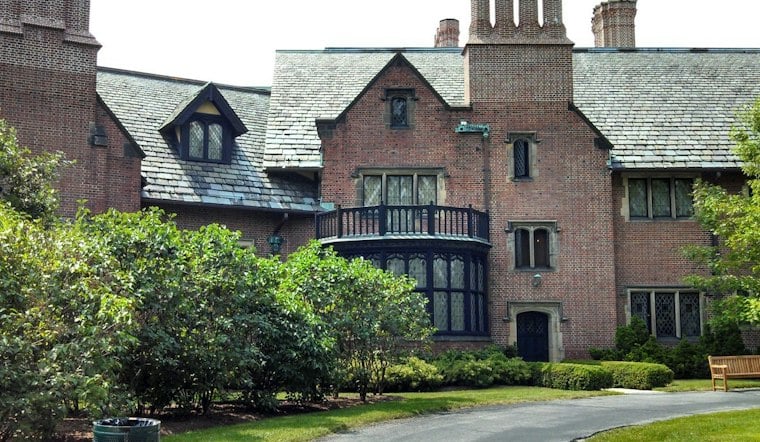 150-Plus Artisans Descend on Akron's Stan Hywet for Ohio Mart's 60th Fall Run