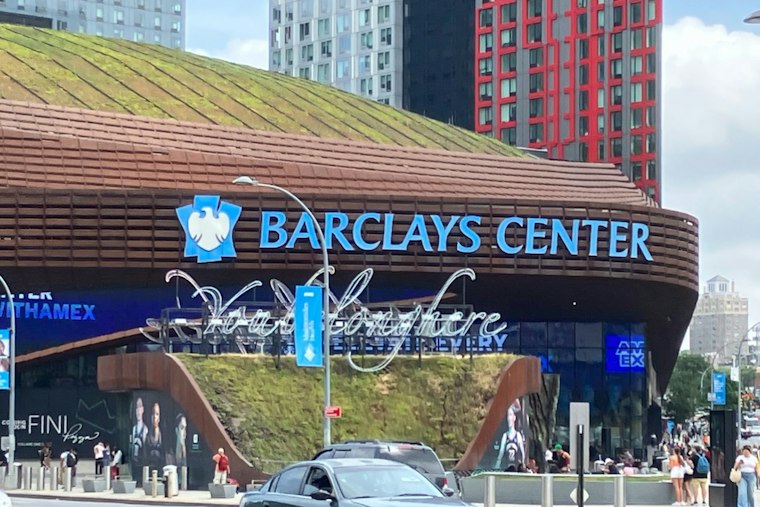 23-Year-Old Stabbed In Face, Hand Near Barclays Center In Domestic Dispute
