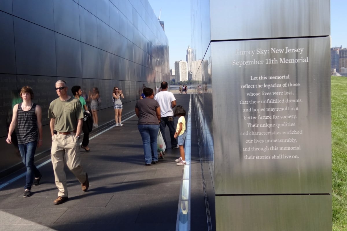 25 Years After Losing Their Dad on 9/11, Sewell Sisters Write Him Letters
