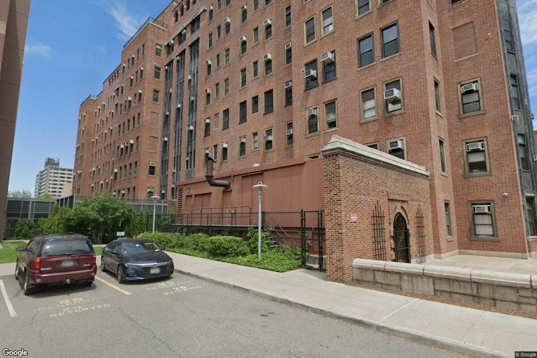 30-Year-Old Shot In Chest Outside Prospect Lefferts Gardens Building, Not Cooperating