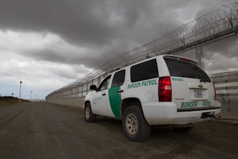 31 Migrants Pulled From Sealed Utility Truck Near Ocotillo, Driver Flees to Mexico