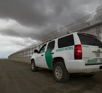 31 Migrants Pulled From Sealed Utility Truck Near Ocotillo, Driver Flees to Mexico