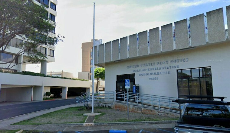 77-Year-Old Driver Crashes Through Wall At Waialae-Kahala Post Office