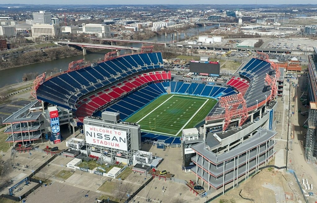 800 Business Leaders Fill Nissan Stadium Turf for One Last Chamber Gala