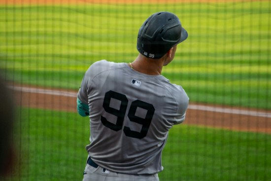 Aaron Judge Exits Yankees-Twins Game With Leg Tightness, Fresh Injury Fears Erupt