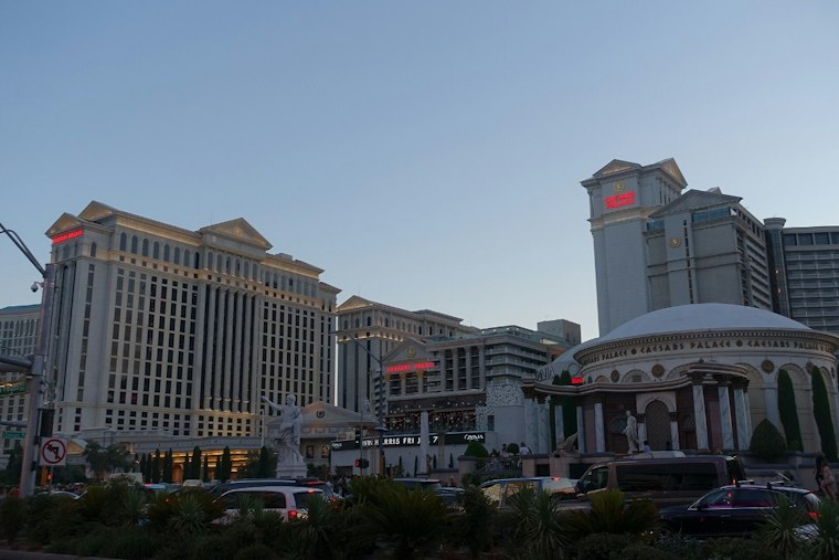 Alex Warren Trades TikTok Fame for Two Nights at Caesars Palace's Colosseum