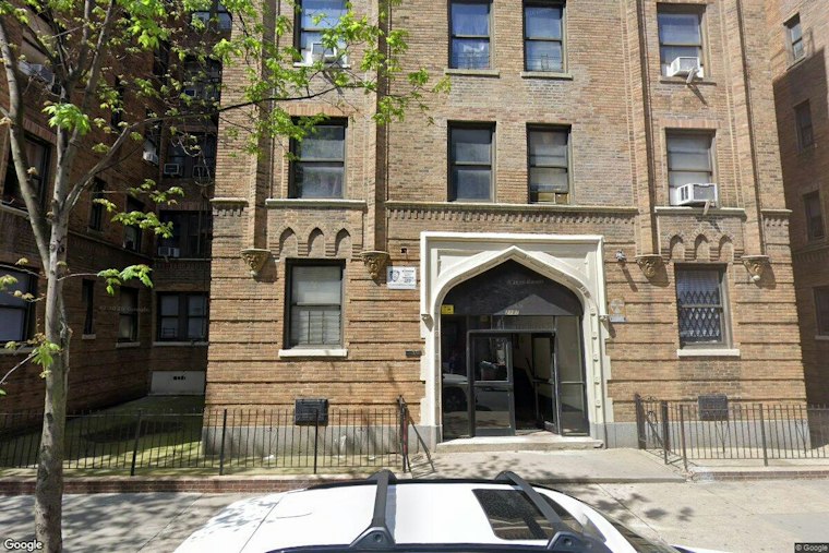 Allerton Elevator Attack Leaves Woman, 20, Beaten and Robbed, NYPD Says