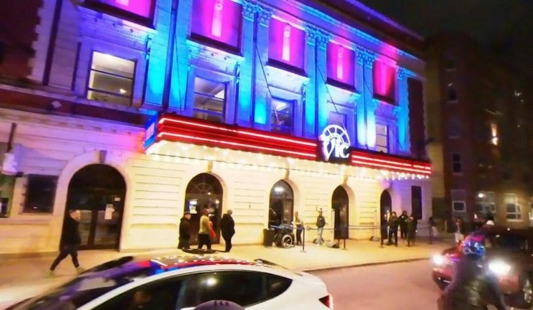 Amy Poehler Brings Good Hang Podcast Live to Lakeview's Vic Theatre