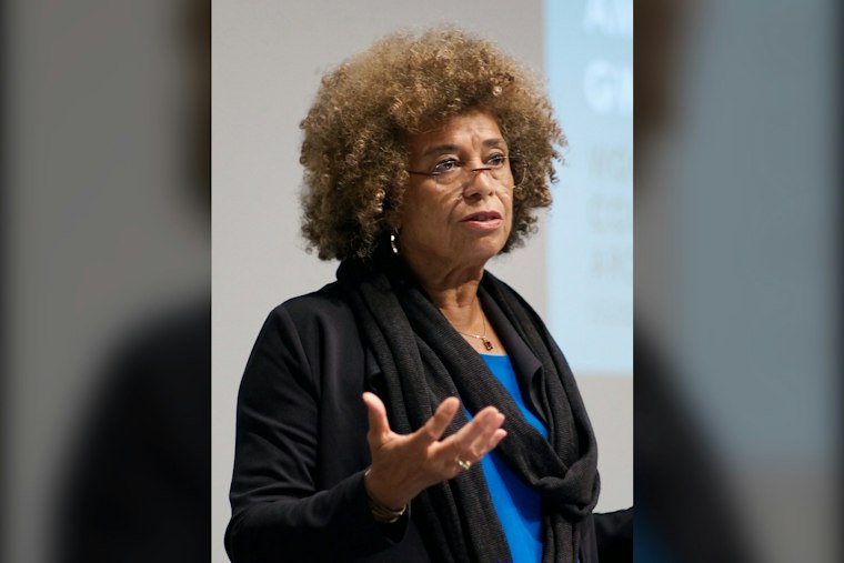 Angela Davis Tells Minneapolis NAACP Dinner Youth Must Lead Justice Fight