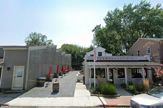 Annapolis Weighs Letting Diners Stand at Private Patios, Keeps Sidewalk Cafés Seated