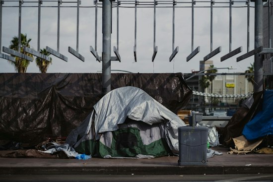 Arizona Daughter Combs Las Vegas Streets for Mother Missing 32 Years