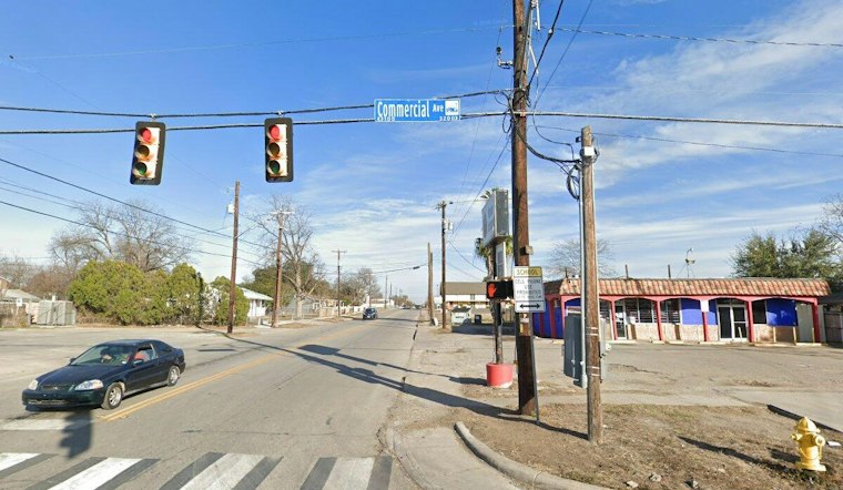 Armed Robber Points Gun At South Side Employee, Flees On Foot
