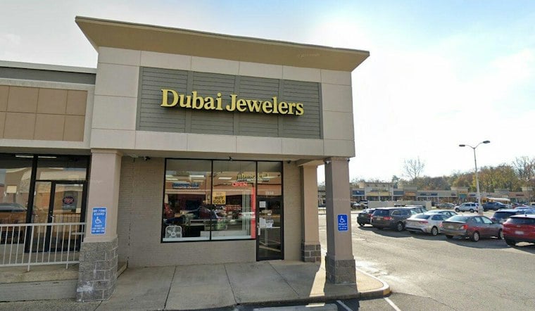Armed Robbers Smash Their Way Into Springfield Jewelry Store, Flee With $600K