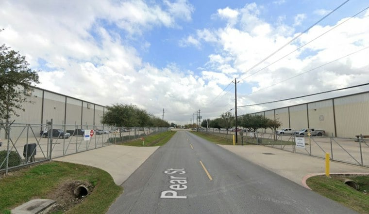 Armed Robbery Caller Chases Suspect Across Houston Lines, Ends Up Shot Dead