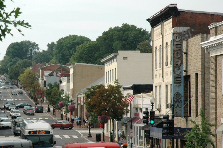 Armed Teens Carjack Honda on Wisconsin Avenue in Georgetown, Tesla Trails Them