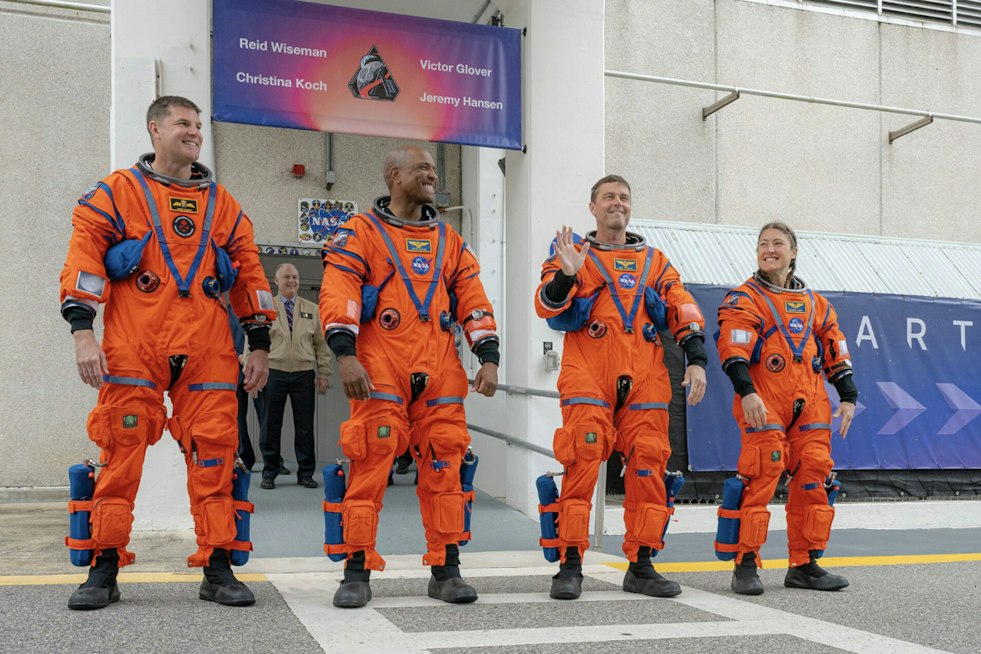Artemis II Crew Returns to New Orleans, Cheers on Michoud's Moon Rocket Builders