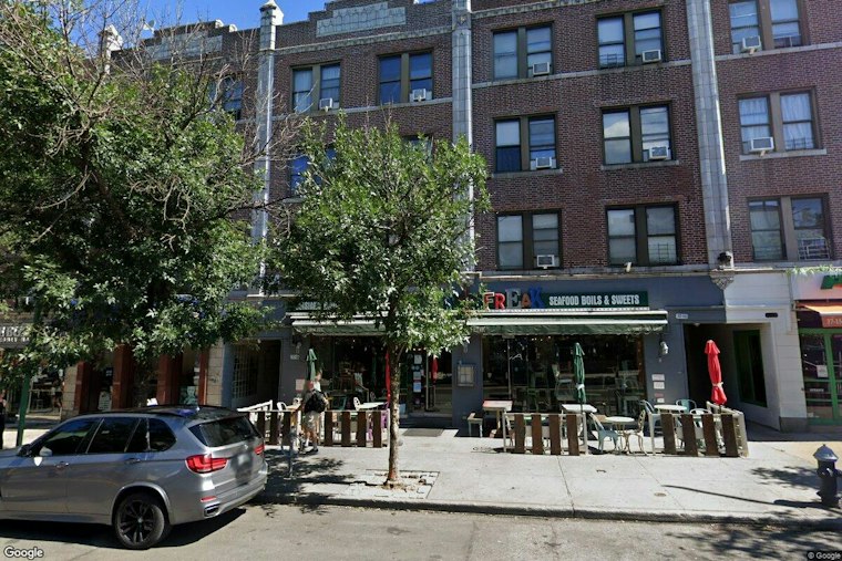 Astoria's Jazkaya Mixes Sushi, Sake and Live Jazz on 30th Avenue
